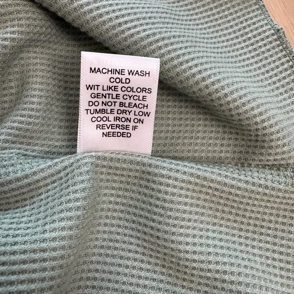 Altar’d State Green Ruffle Sleeve Peplum Top size small - Picture 3 of 7